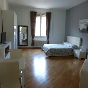  Apartamento Residenza Piazza Santo Stefano Itália